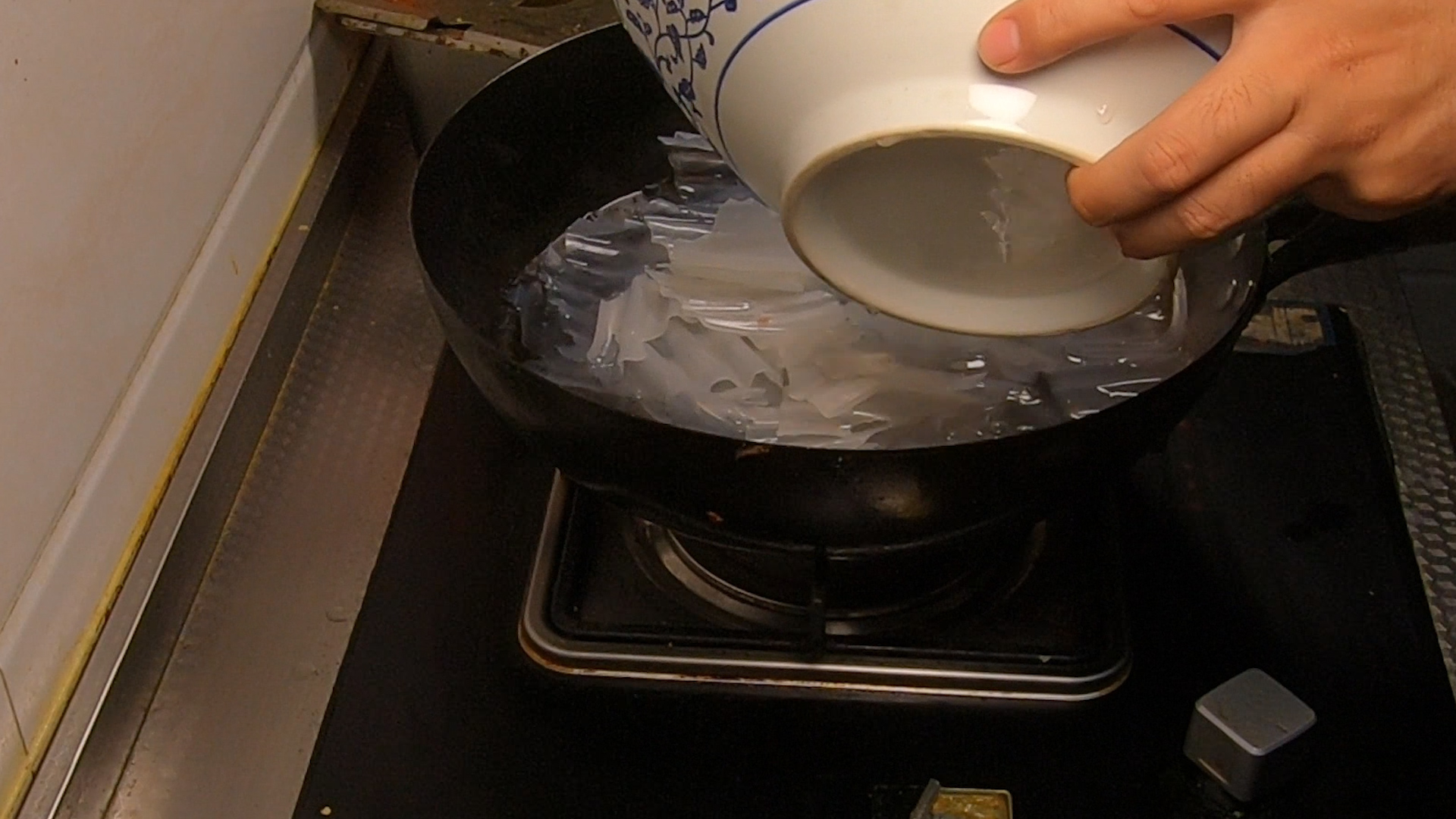 粉皮肉最简单的做法,肉末蒜焖粉皮最简单的做法