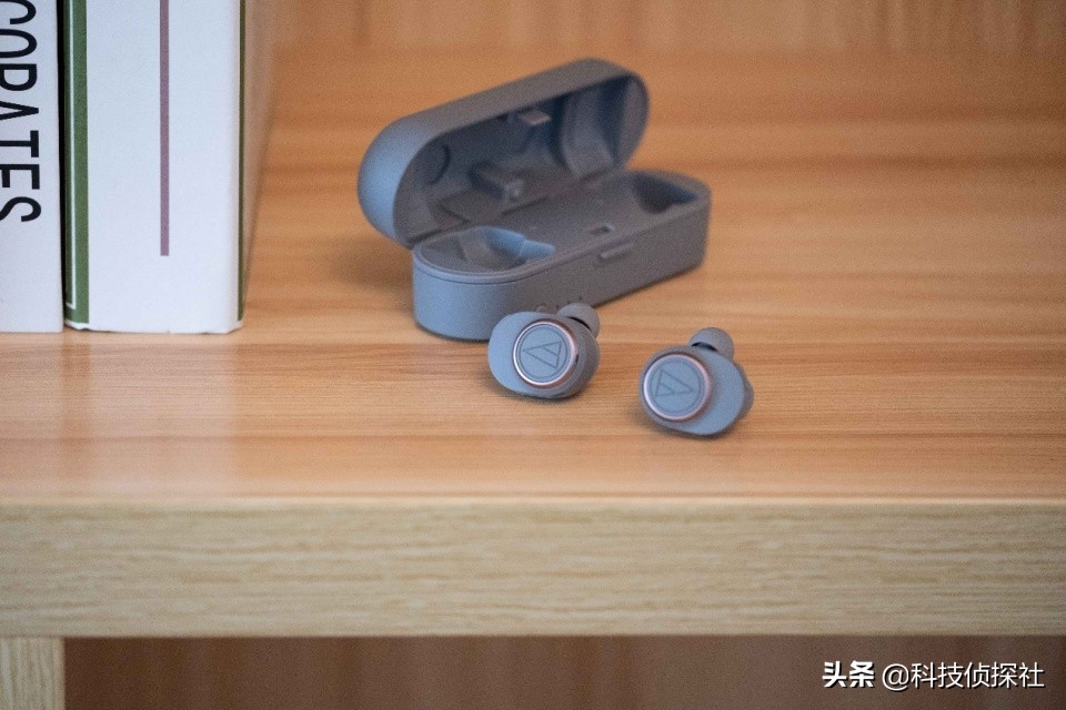 半入耳无线耳机测评,入耳式耳机高级感