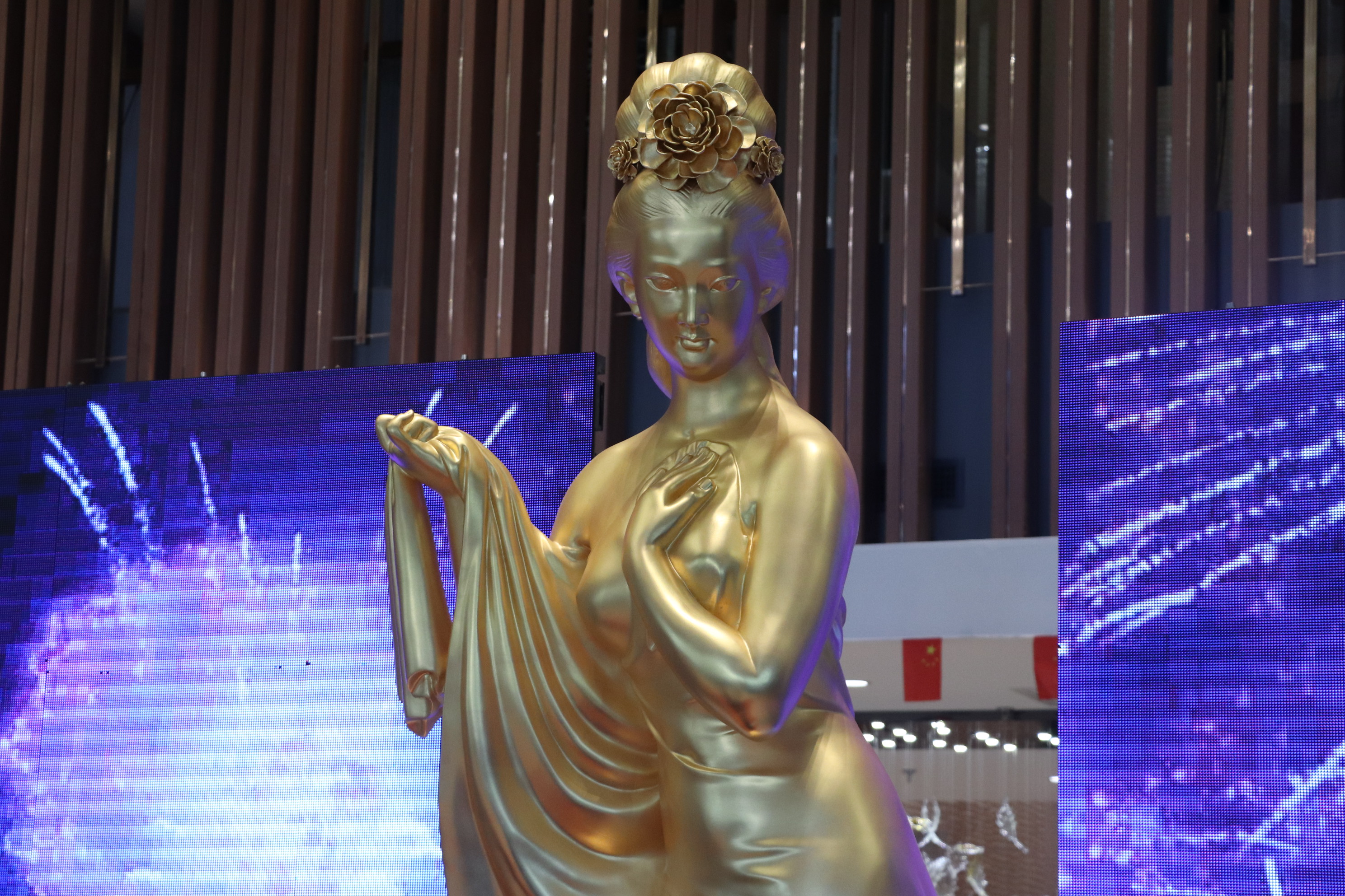 河北野生度假村缥缈间温泉,温泉度假村雕塑