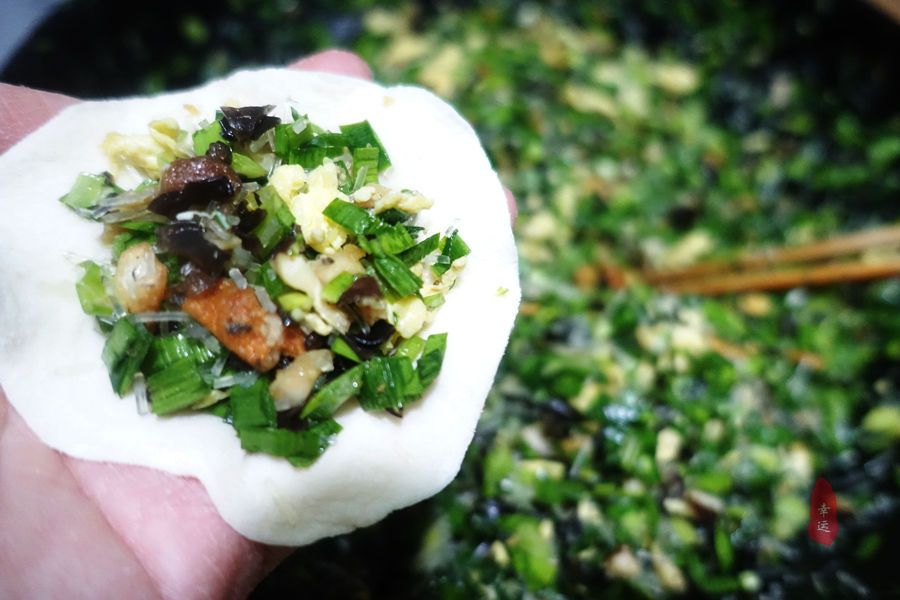 吃饺子不放肉,全家人还都吃得有滋有味的,孙女吃得最开心