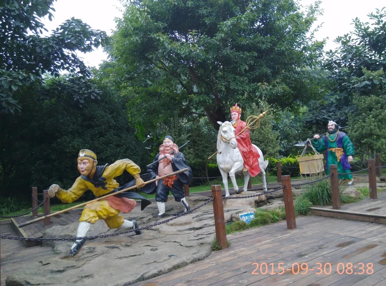 黄果树荔波小七孔苗寨镇远两日游,千户苗寨梵净山黄果树三日游