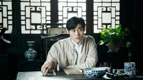 《万万》系列播出八年,配角凭借《扬名立万》一鸣惊人,主角沉寂