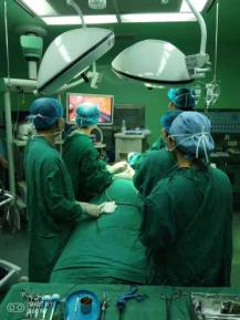 食管恶性肿瘤医生建议手术,84岁的老人食道良性肿瘤能手术吗