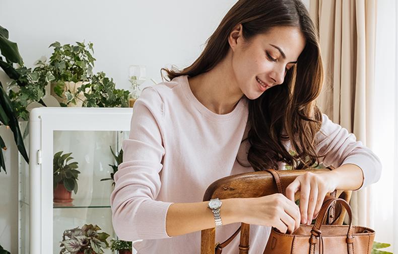 女士手表方形与圆形哪个有气质,女士戴什么手表好看又有气质