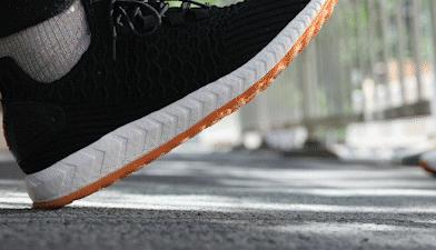 刘强东推荐一双小白鞋,刘强东的鞋子