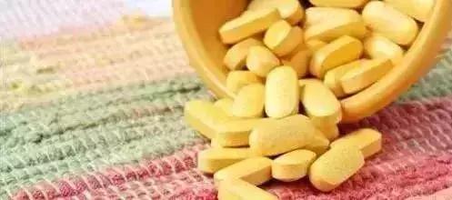 维生素b2几块钱和几百块的b2区别,药店的维生素b2有什么功效