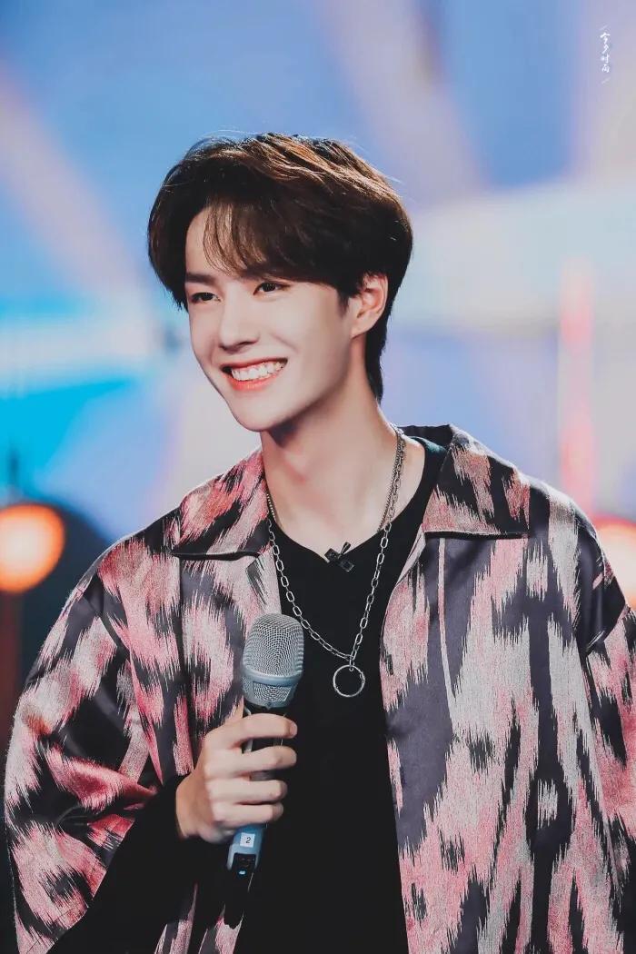 王一博代言的香奈儿蔚蓝味,香水王一博香奈儿蔚蓝