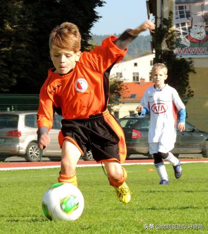 英语原版阅读：一般现在时与现在进行时的练习Adayinthepark