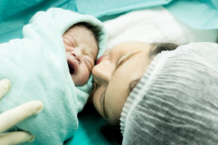 当女人的胸部和家庭幸福挂钩，现实将会怎样？