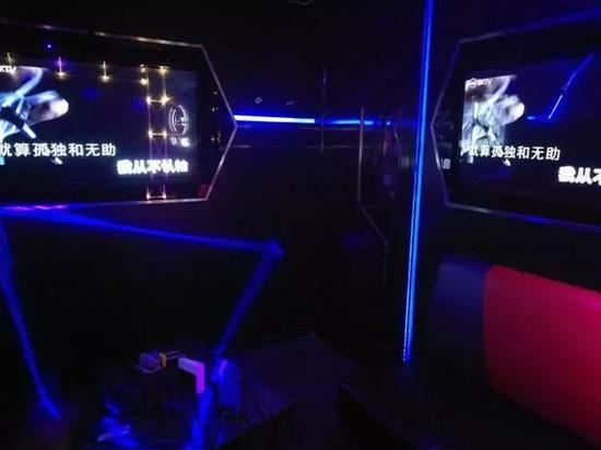 KTV再无“K歌之王”：被大妈征服，一壶茶一下午一首《夕阳红》