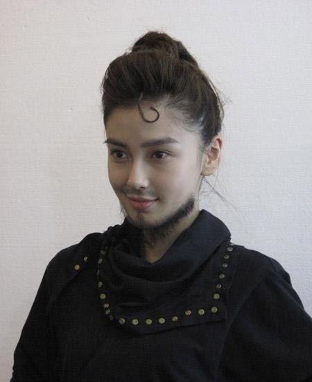 女星长胡子是怎样一种体验？颖宝俏皮，孙俪搞笑，baby丑哭了