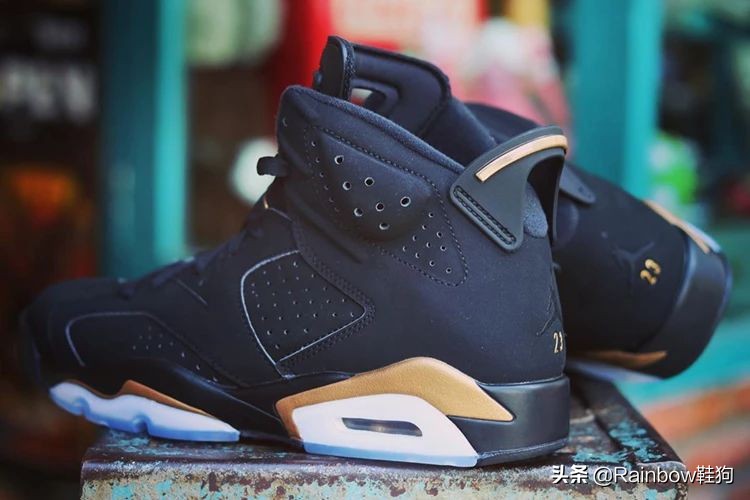 玫瑰金丝绸、反转熊猫还有黑丝绸？一月份待发售的鞋款狠货不少