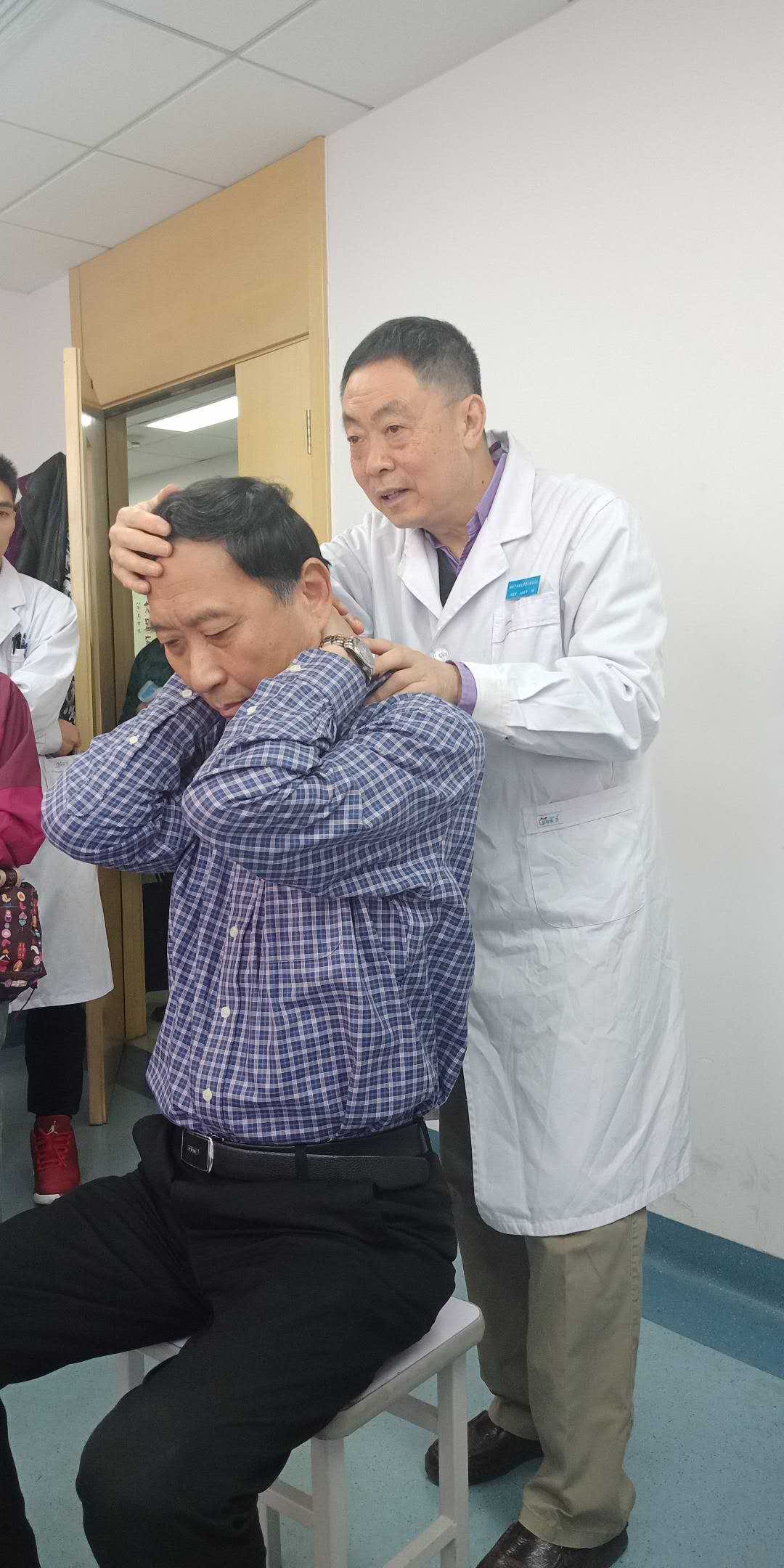 颈椎生理曲度变直如何快速治疗,颈椎变直好治吗