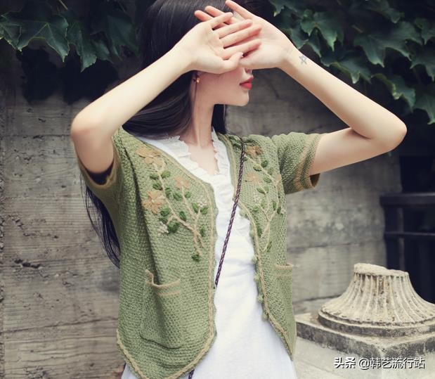 2022韩版秋季流行的衣服款式,给推荐几款韩版服装