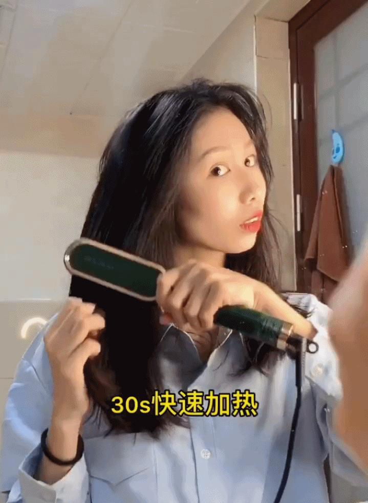 大额头女40岁适合烫什么发型,适合四十岁女人发量少的减龄发型