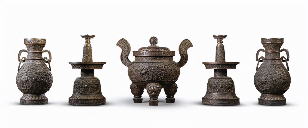 郎世宁画的后妃为什么长一样,郎世宁给乾隆和妃子画的油画肖像