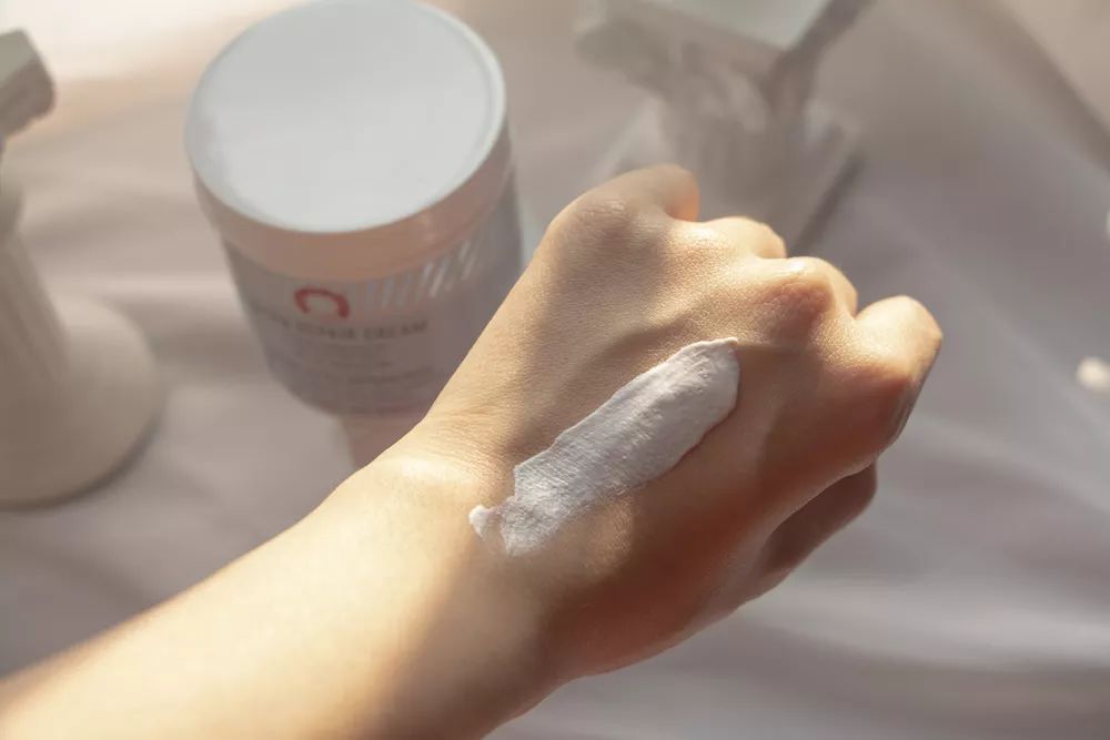 我用空瓶了几十瓶面霜的经验告诉你,谁才是真正的干皮亲妈