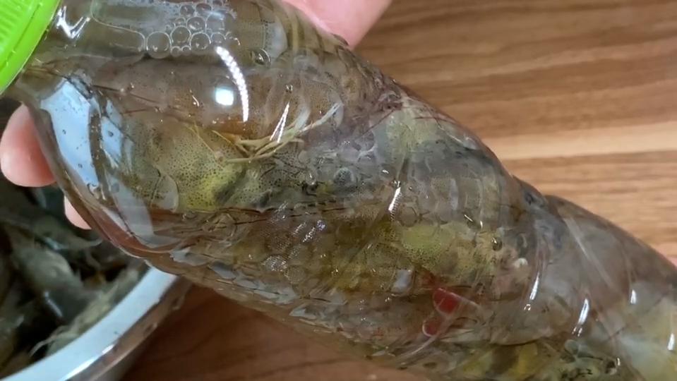 新鲜的大虾怎么冻保存时间长,冰冻大虾和冻鲜虾有什么区别