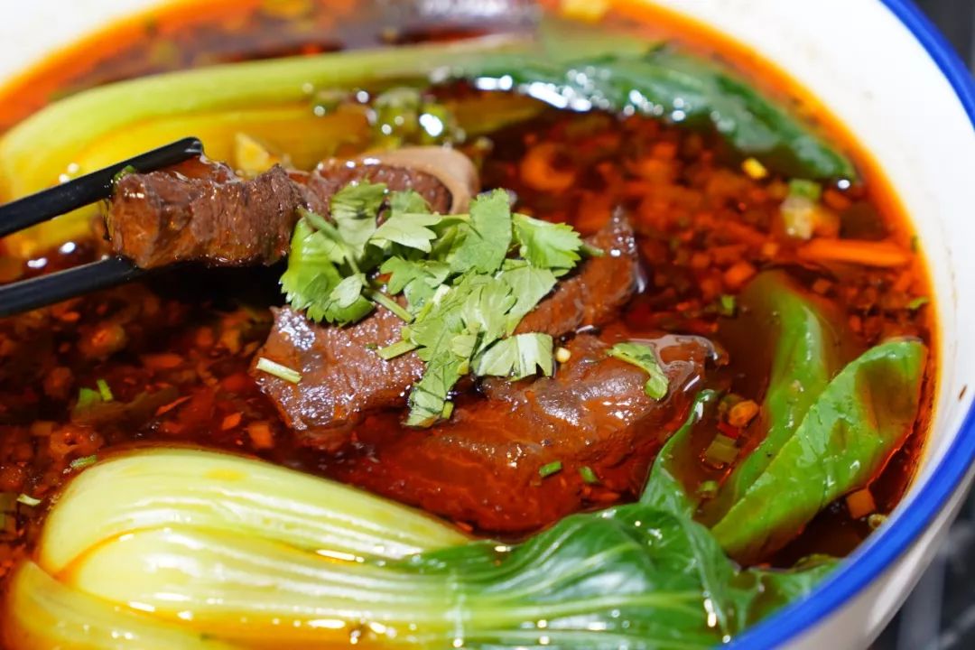 火遍成都的贰麻酒馆,成都贰麻酒馆为什么那么火