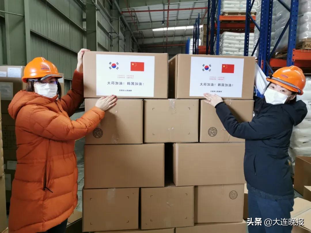 致敬大连最美守护者,大连致敬抗疫英雄图片