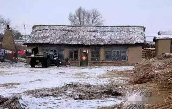 东北民俗八大怪景区,东北八大怪烟筒垒在大墙外