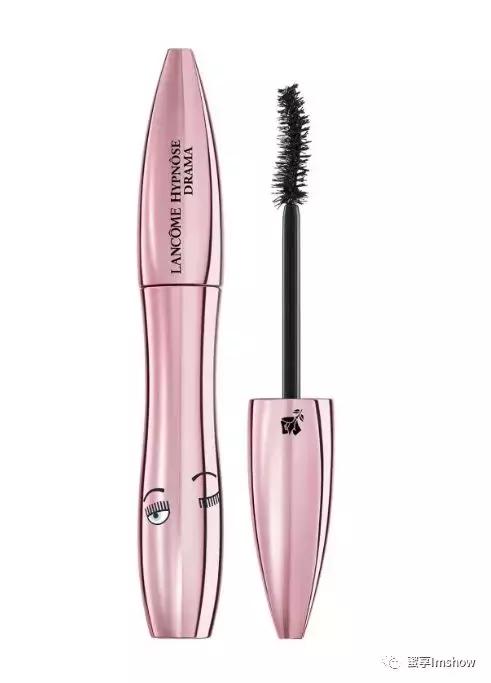 从法律系学生到宇宙时尚博主,Chiara做了些什么?