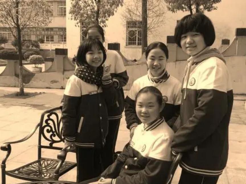 忘恩负义的白眼狼,曹教授是如何头也不回地走向不孝这条不归路的