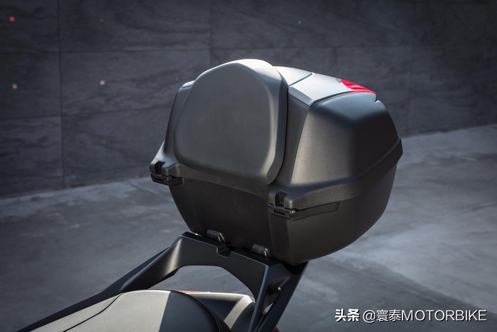 不管承认与否，它依然是最畅销运动绵羊之一！XMAX升级上市