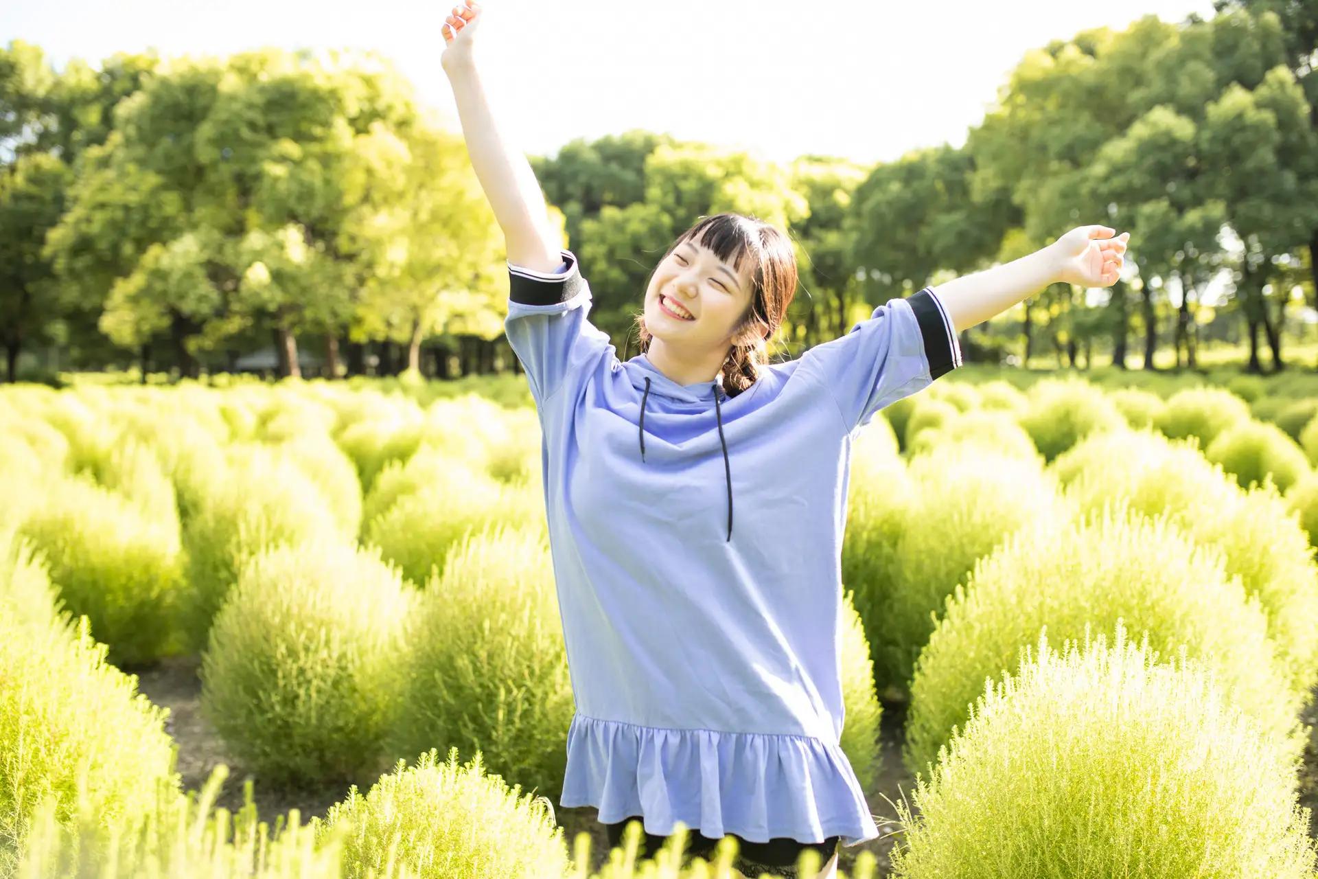 阿玛尼权力跟杨树林哪个粉底液好 (ysl恒久粉底液阿玛尼权利粉底液)