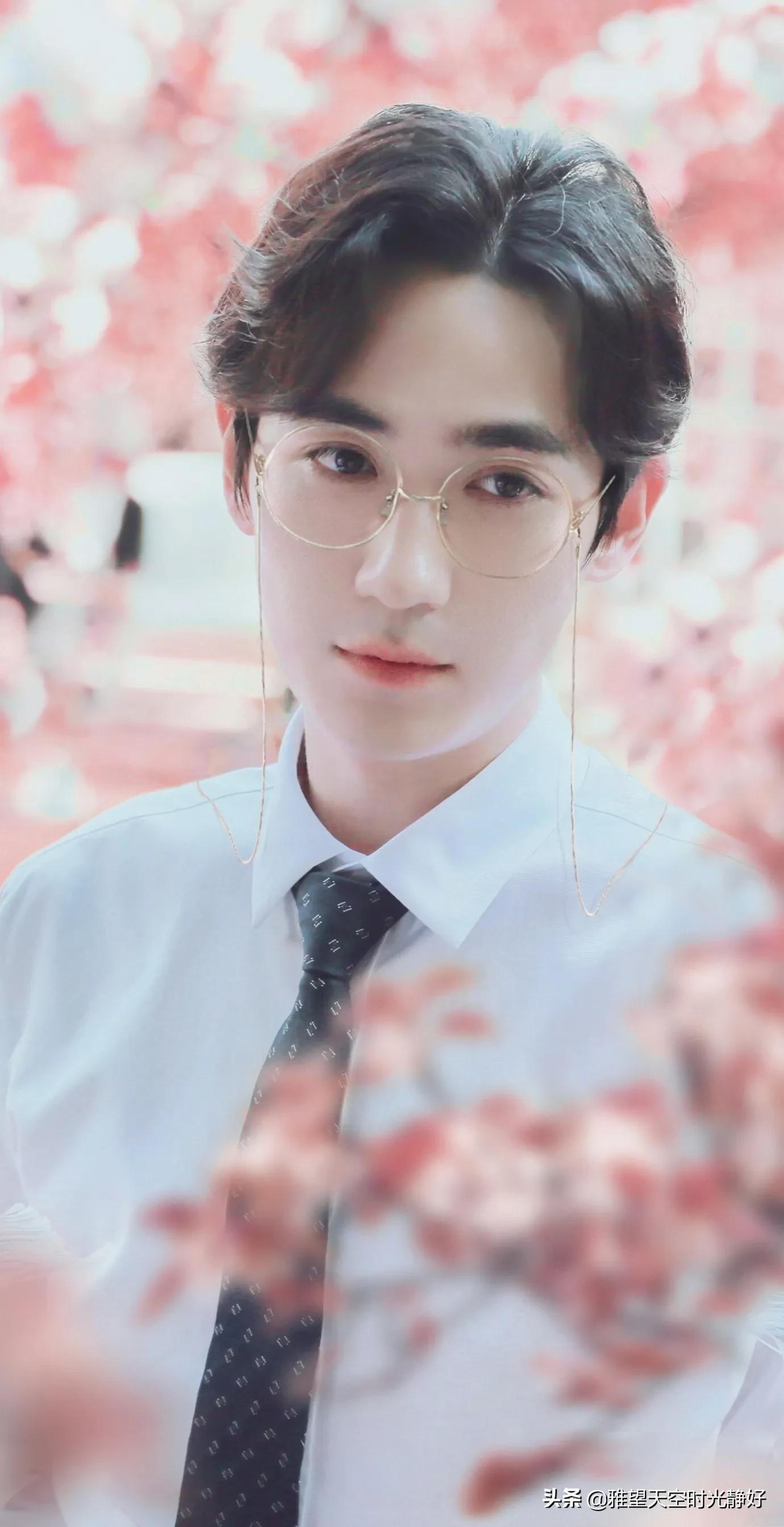 盘点国内男明星眼镜杀高清写真照斯文帅气沉稳内敛雅致贵气