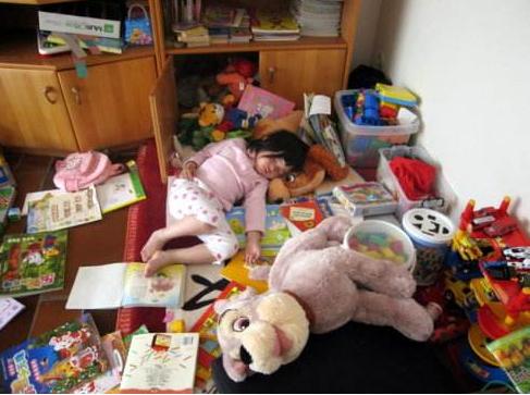 2岁外孙误食502胶水，姥姥的聪明做法，连医生也为她点赞