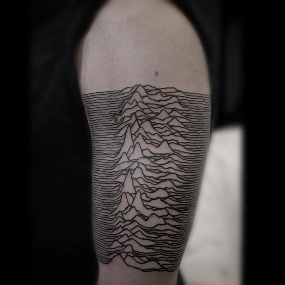 蒸汽朋克纹身和哥特纹身,又纹身又穿鼻环