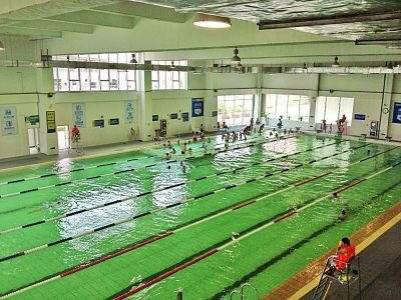 泳池水为什么会变成乳白色,泳池水变色怎么解决