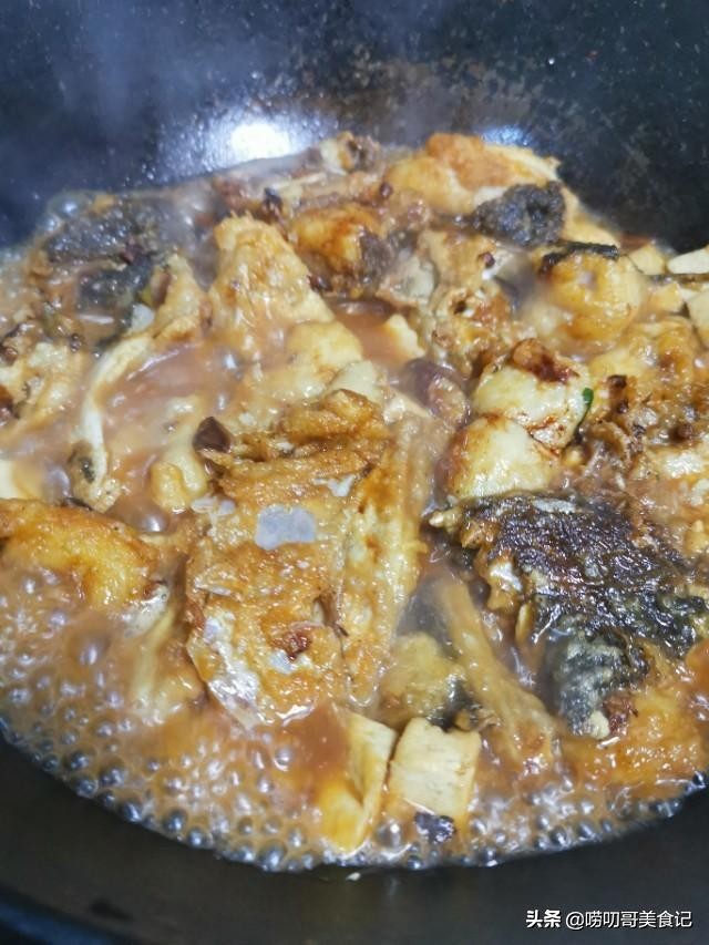 蒜香鲽鱼头家常做法,蒜香鱼头简单又易学