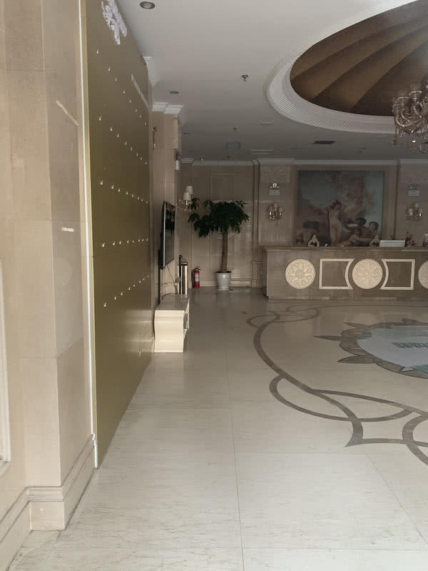 郑州一市民近2万整形手术费无法讨回，工作人员：欠手术费也拖欠员工工资