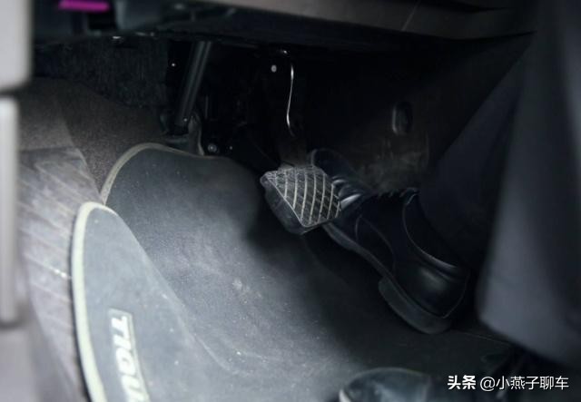 开车稳不稳的三个技巧,怎么看一个人开车水平