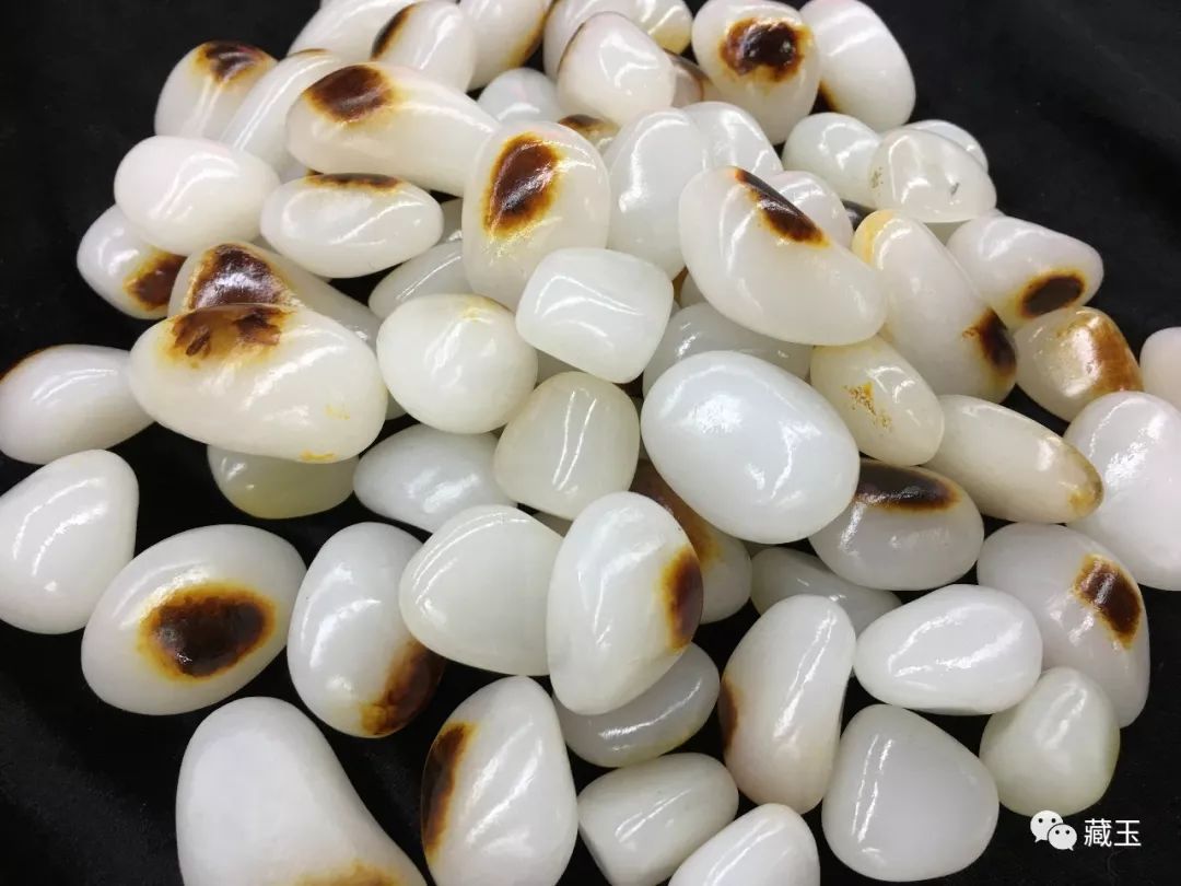 和田玉光白籽料特点,和田玉颜色白的好吗