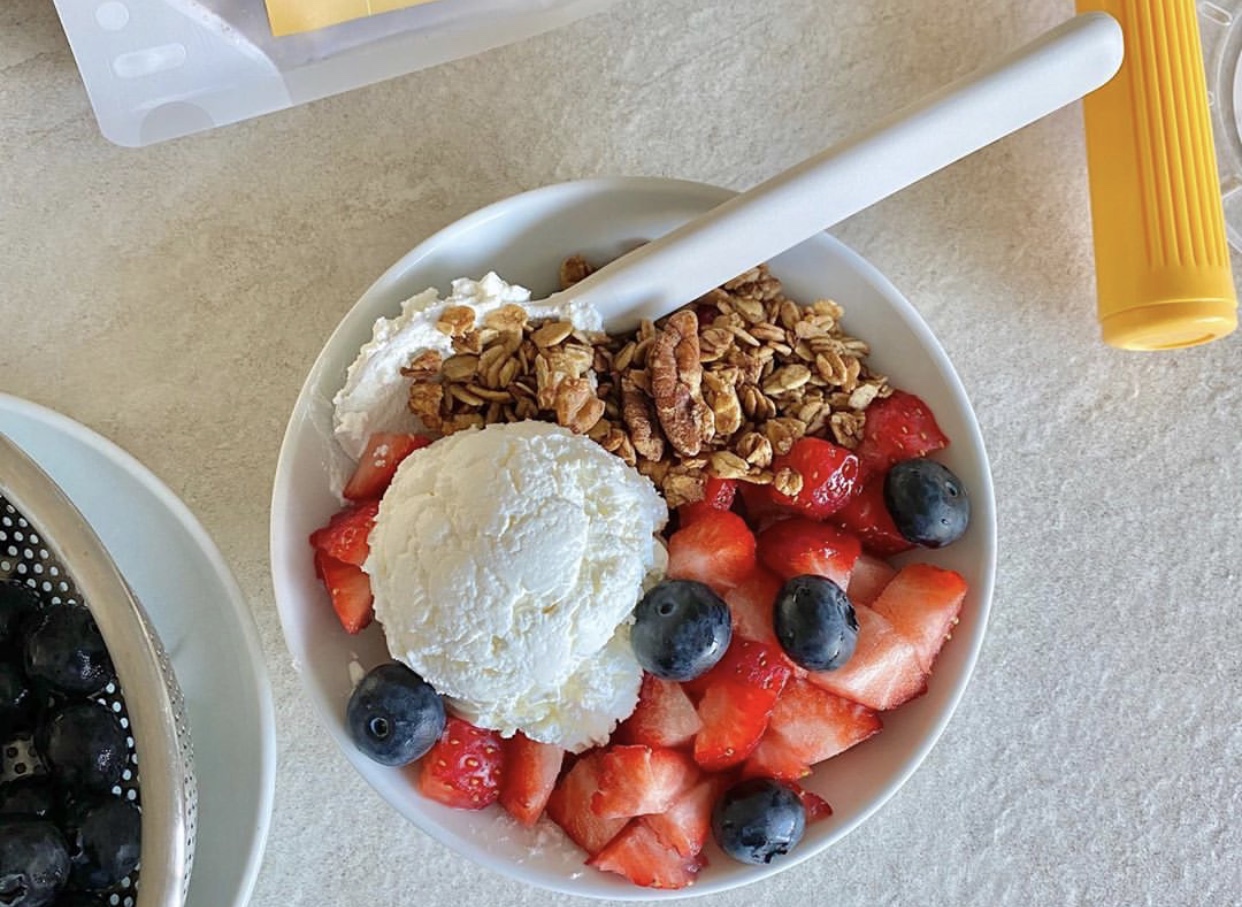 普通酸奶和希腊酸奶有什么区别,希腊酸奶和普通酸奶的区别
