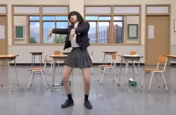 人间芭比lisa晒巴黎私照,lisa现状曝光牛仔裙