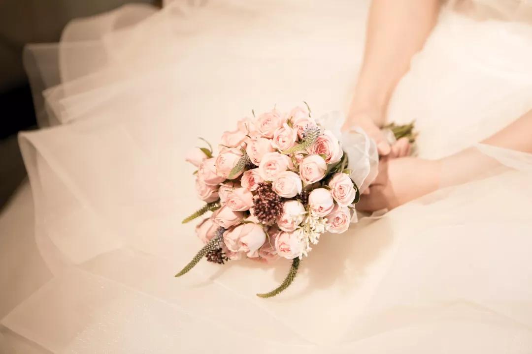 小学致敬教师节活动,育新小学教师节活动