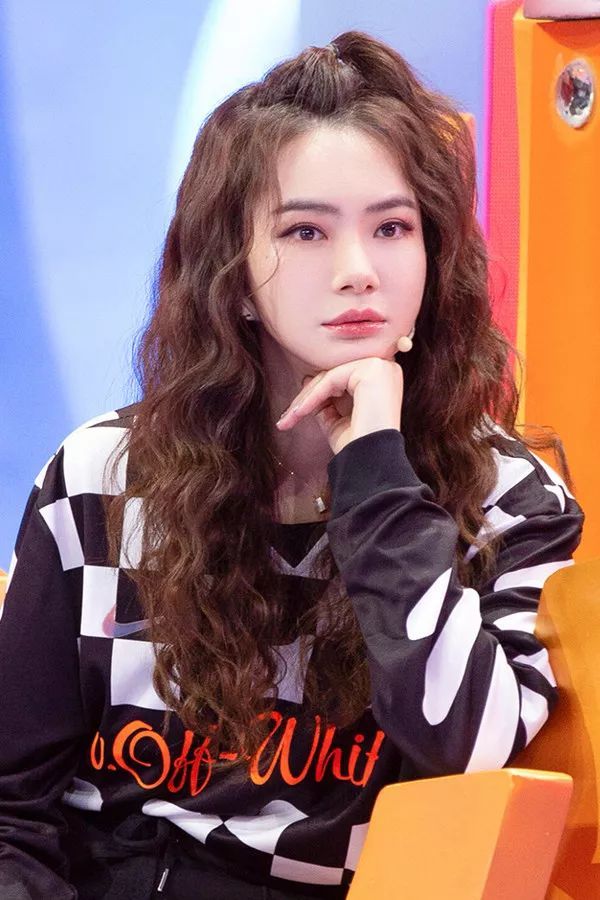 发量少每日发型教程,发量少怎么打理发型