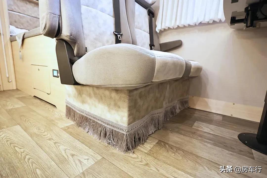 鍗撹秺x3鎴胯溅,鍗撶編浜氬崜瓒妜3鎴胯溅