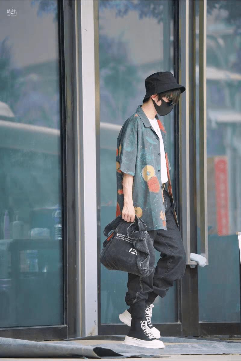 国潮品牌SUBTLE推出全新TRITIUM-703晴雨伞他们家背包你一定见过