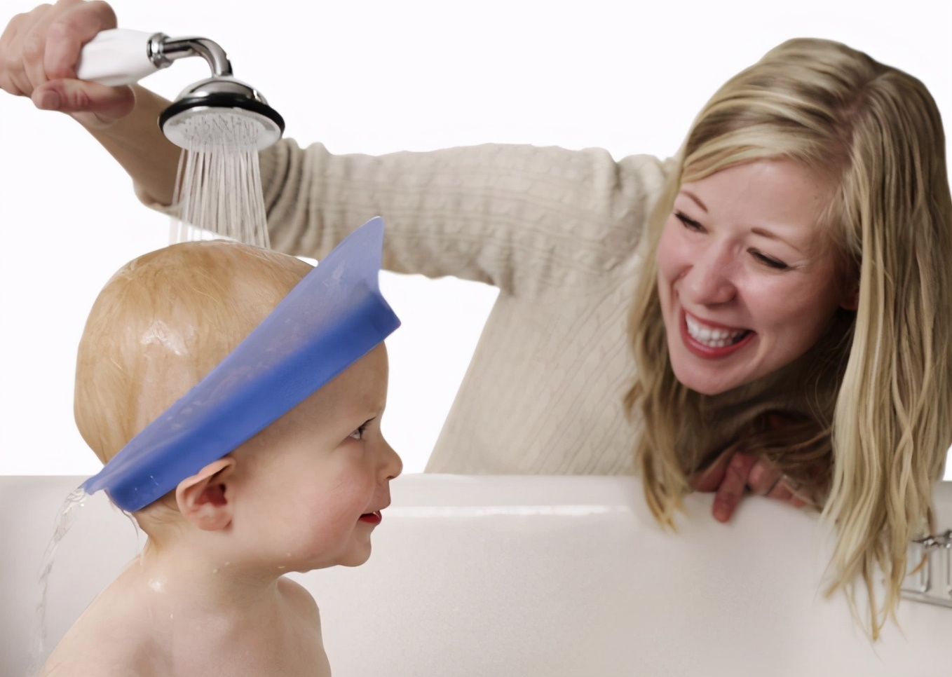 新生儿头发稀少是什么原因引起,新生宝宝头发稀少什么原因