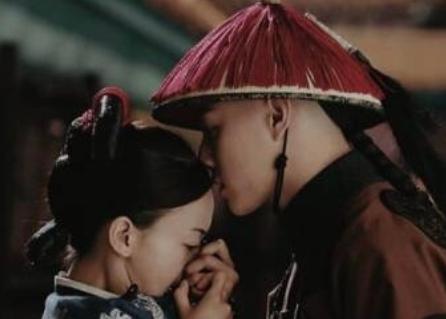 许凯新剧路透照曝光二人甜蜜,许凯新剧身份