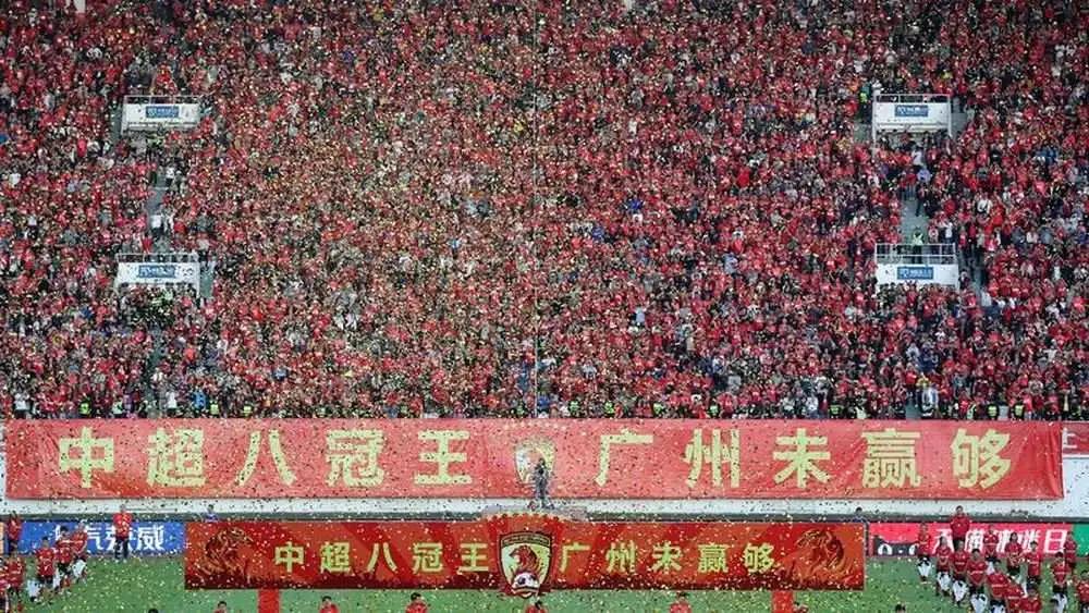 中超或将再次降薪球员表态,中超拒绝降薪的俱乐部