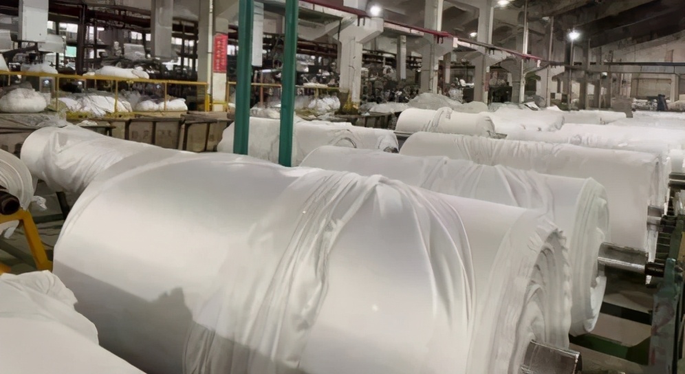 一趟运费20万!准班率39%!近1600艘船舶延误!将生产转回欧洲