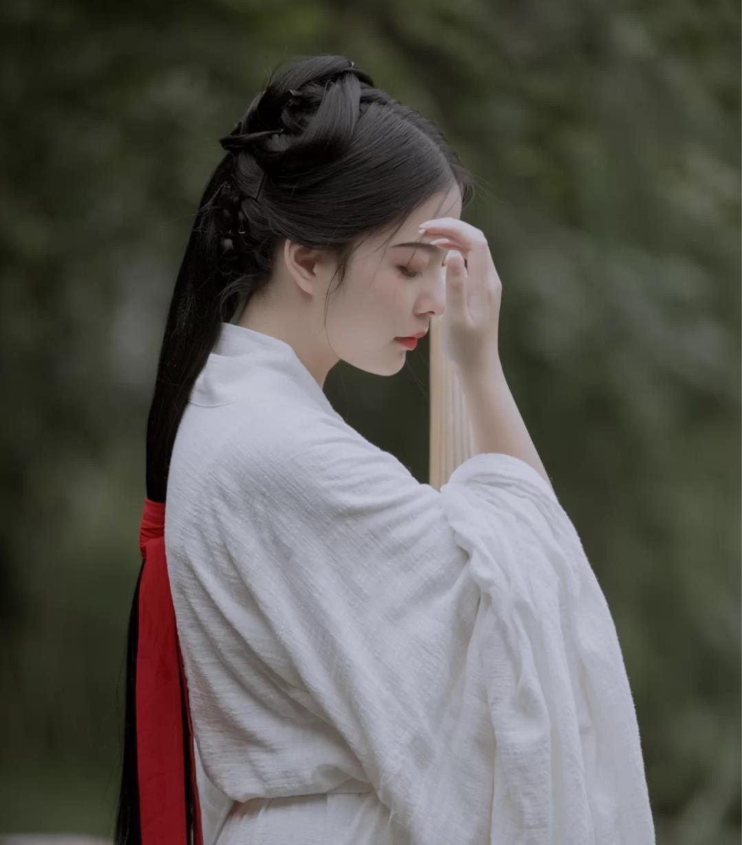 恬静淡雅的女宝宝名字不负芳华,静若繁花配什么名字好听