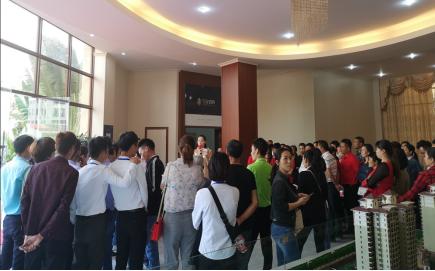 鐩涘娍鍚埅,鐩涘娍璧疯埅