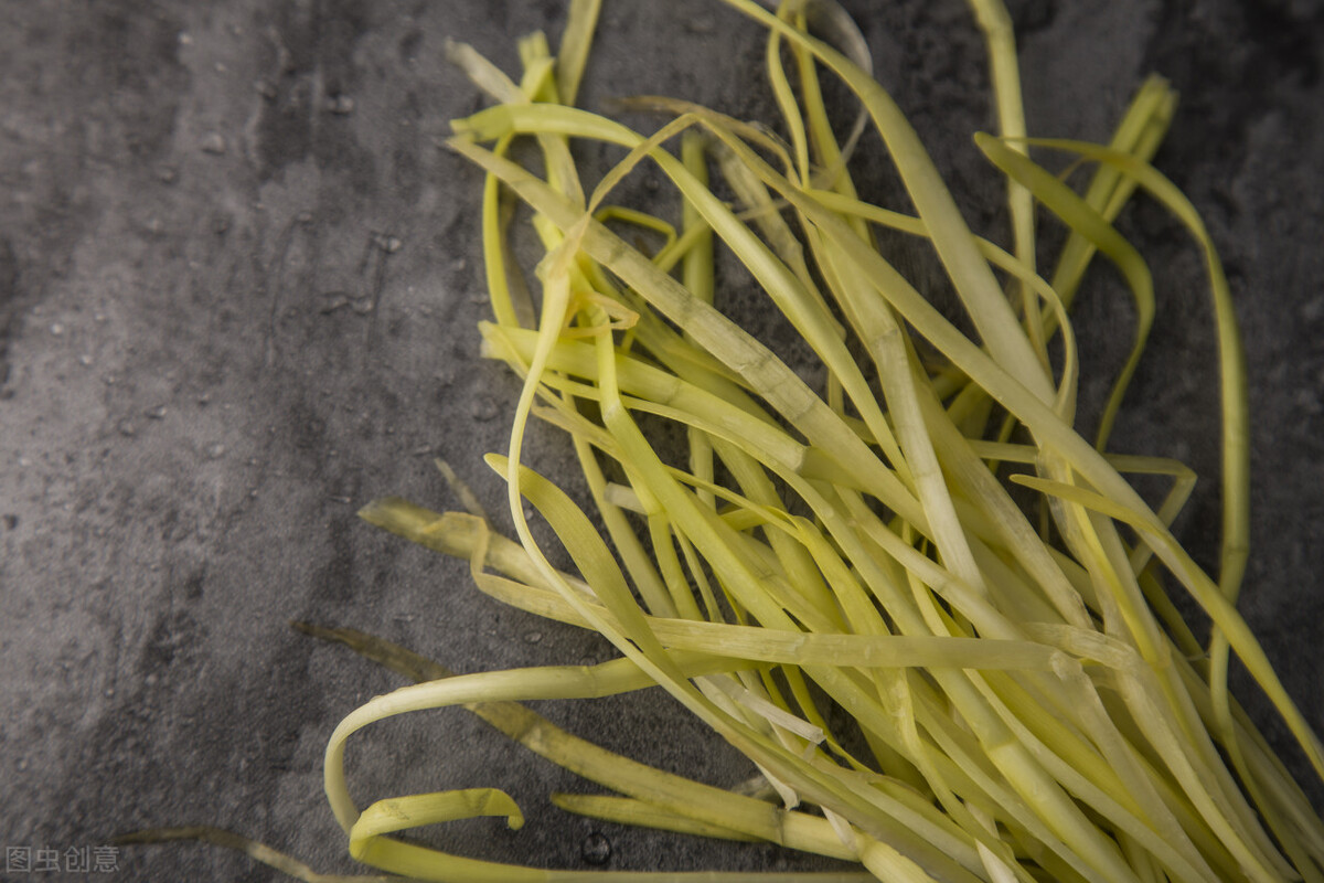 螃蟹能跟韭黄一起吃吗,螃蟹可以和韭菜一起吃吗